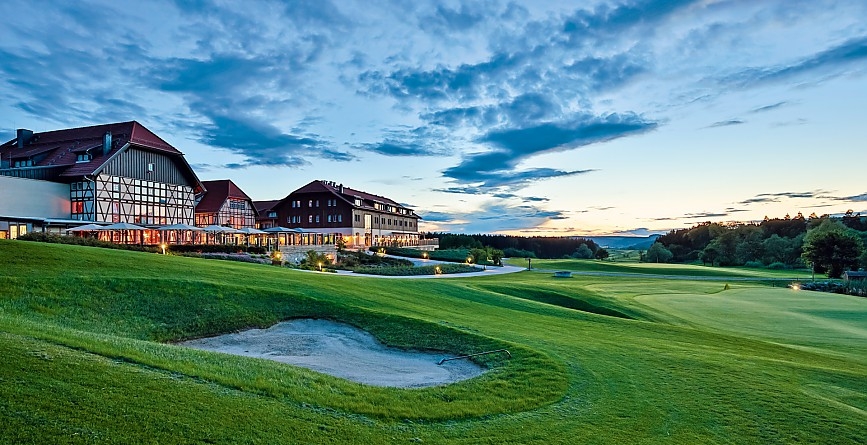 Morgenstimmung &uuml;ber dem Spa & GolfResort Weimarer Land