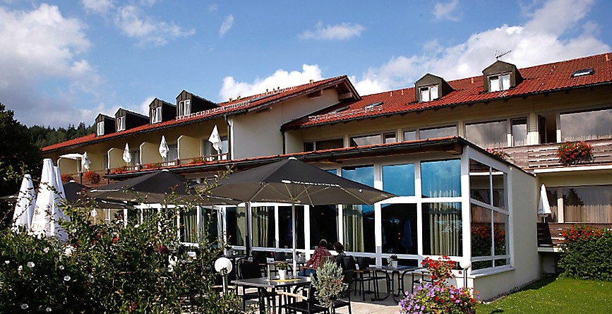 Das Sonnenhotel liegt am ruhigen Ortsrand des idyllischen Kurortes Bodenmais im Bayerischen Wald