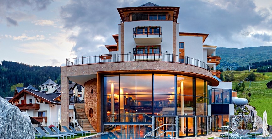 Das Schlosshotel Fiss bietet Wellness-Erlebnis auf 5.000 m&sup2;