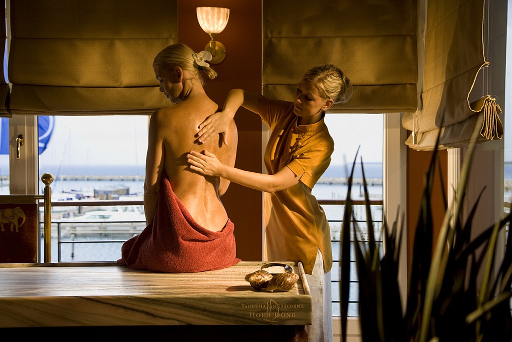 Ganzk&ouml;rperpeeling [Quelle: Yachthafenresidenz Hohe D&uuml;ne GmbH]