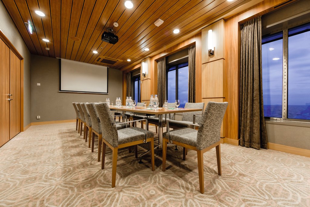 Konferenzraum [Quelle: TUI Cruises]