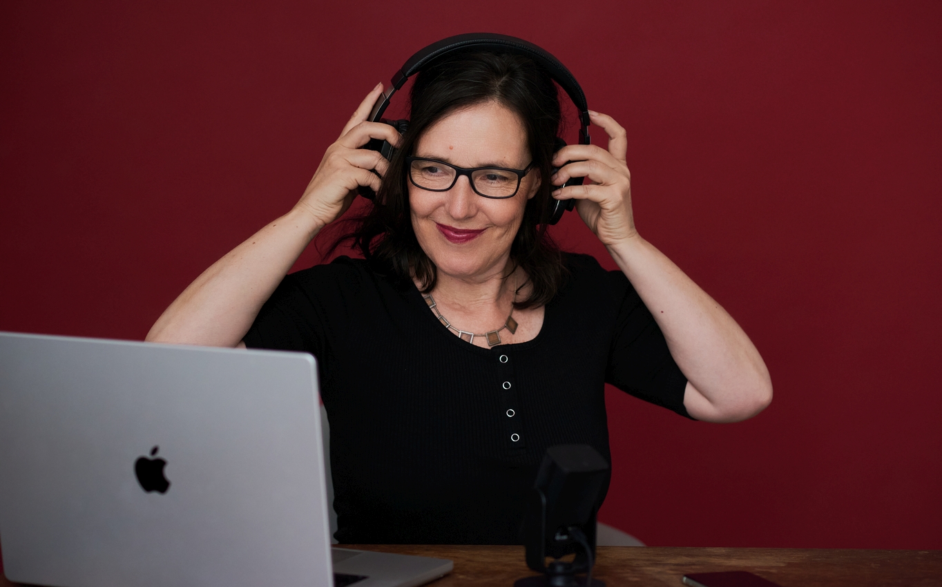 Meine Teilnehmer schätzen mich für meine Klarheit und Tiefe, gemixt mit Leichtigkeit und Humor  [Quelle: Barthel Marquardt GbR/ Sofie Valentin]